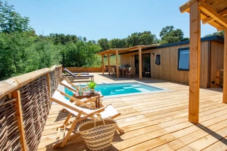 Camping Au Paradis des Campeurs 4*, Camping 4* à Les Issambres (Var) - Location Chalet pour 8 personnes - Photo N°3