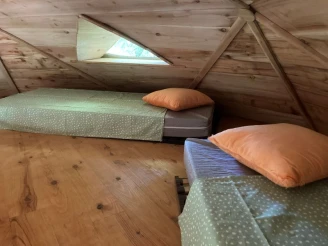 Camping le Lac O Fées 3*, Camping 3* à Priziac (Morbihan) - Location Cabane pour 4 personnes - Photo N°4