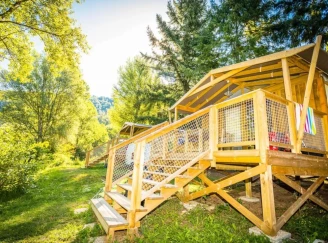 Camping Le Pont du Tarn 3*, Camping 3* à Florac (Lozère) - Location Cabane pour 7 personnes - Photo N°3