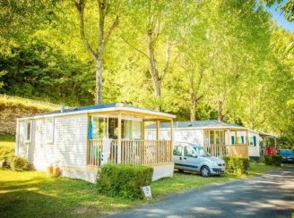 Camping Le Pont du Tarn 3*, Camping 3* à Florac (Lozère) - Location Mobil Home pour 4 personnes - Photo N°1
