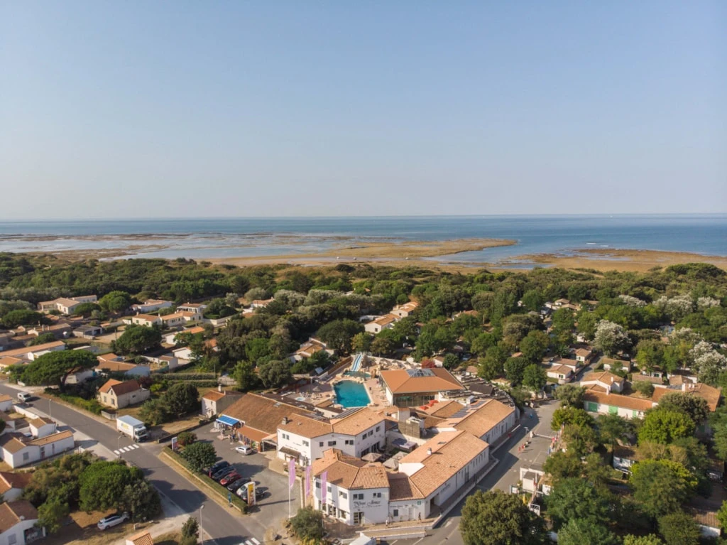 Camping Les Gros Joncs 5*, Camping 5* à Saint Georges d'Oléron (Charente Maritime) - Location Mobil Home pour 4 personnes - Photo N°19