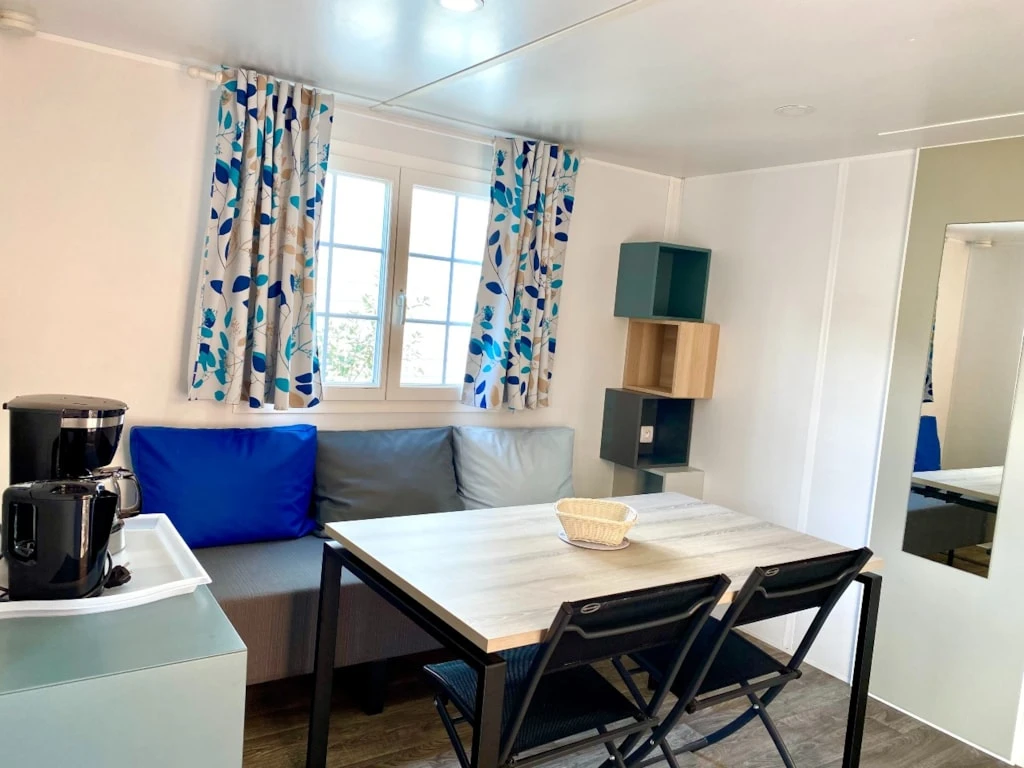 Camping Les Gros Joncs 5*, Camping 5* à Saint Georges d'Oléron (Charente Maritime) - Location Mobil Home pour 4 personnes - Photo N°3