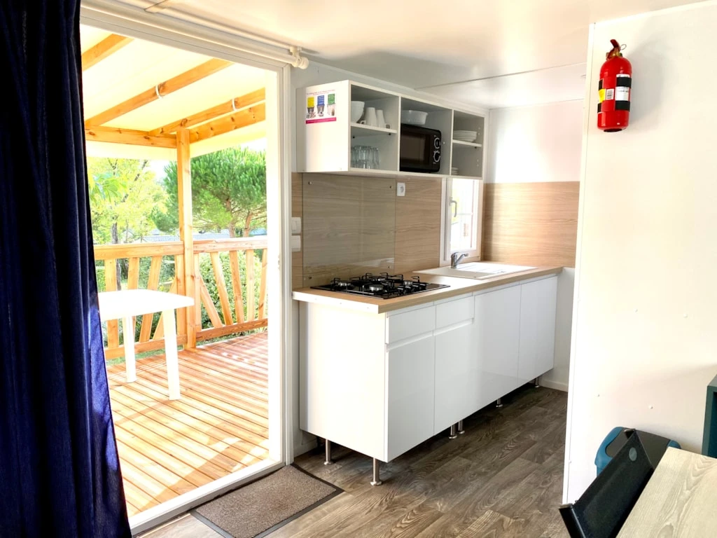 Camping Les Gros Joncs 5*, Camping 5* à Saint Georges d'Oléron (Charente Maritime) - Location Mobil Home pour 4 personnes - Photo N°4