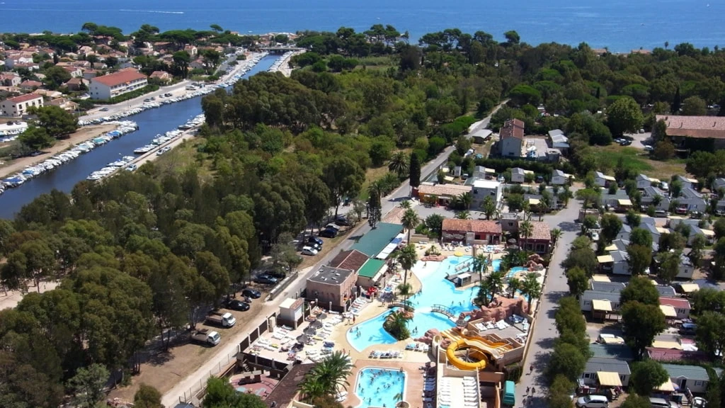 Camping La Bergerie Plage 4*, Camping 4* à Hyères (Var) - Location Mobil Home pour 4 personnes - Photo N°12