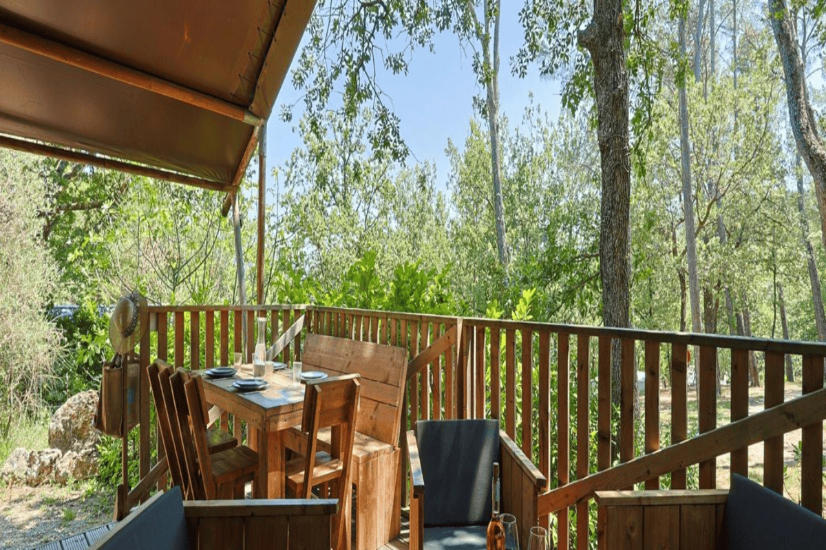 Camping Domaine Villa Verde, Camping 2* à Callas (Var) - Location Tente équipée pour 6 personnes - Photo N°5