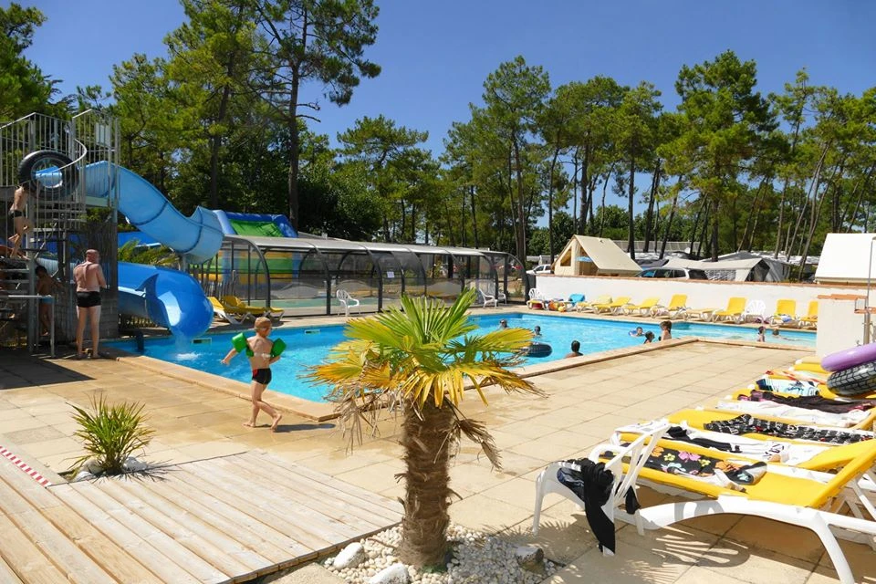Camping Les Samaras 4*, Camping 4* à Saint Jean de Monts (Vendée) - Location Mobil Home pour 4 personnes - Photo N°4