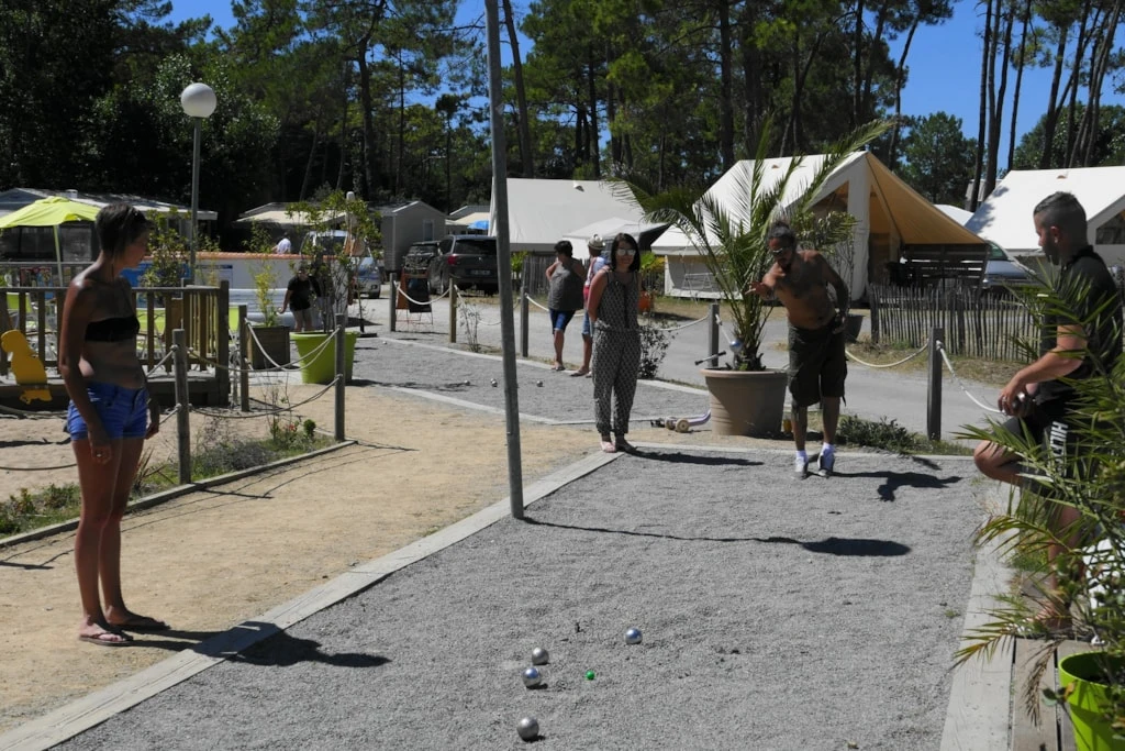 Camping Les Samaras 4*, Camping 4* à Saint Jean de Monts (Vendée) - Location Mobil Home pour 4 personnes - Photo N°8