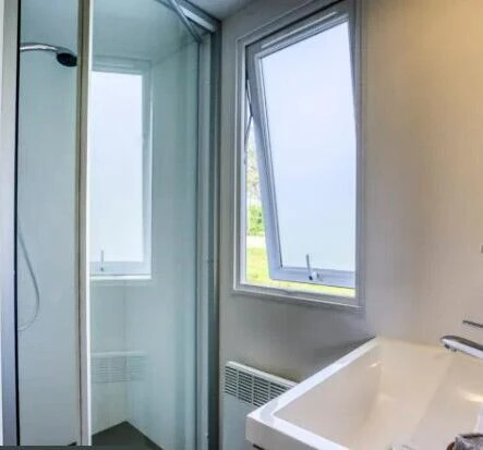 Camping Fort Espagnol 4*, Camping 4* à Crach (Morbihan) - Location Mobil Home pour 4 personnes - Photo N°5