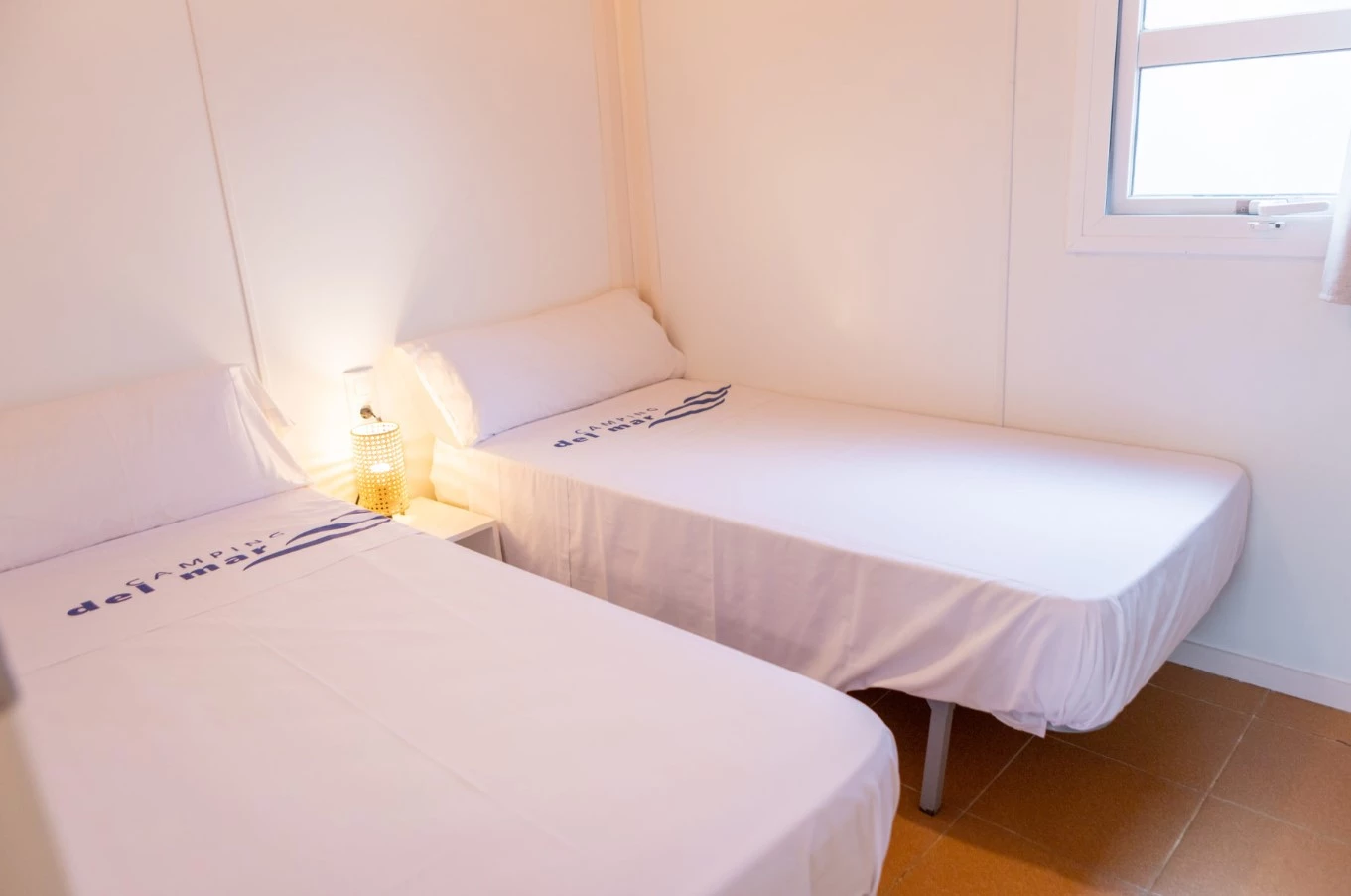 Camping del Mar 3*, Camping 4* à Malgrat de Mar (Barcelone) - Location Bungalow pour 6 personnes - Photo N°7