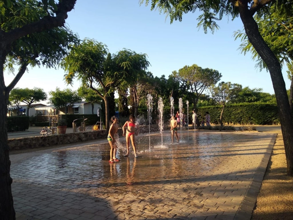 Camping del Mar 3*, Camping 4* à Malgrat de Mar (Barcelone) - Location Bungalow pour 6 personnes - Photo N°14