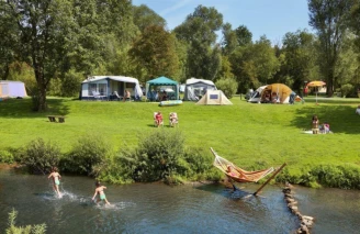 Camping de Chênefleur 4*, Camping 4* à Tintigny (Luxembourg) - Location Chalet pour 4 personnes - Photo N°2