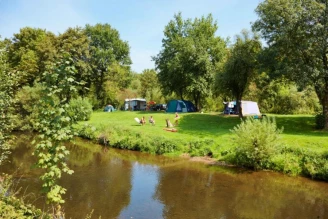 Camping de Chênefleur 4*, Camping 4* à Tintigny (Luxembourg) - Location Chalet pour 4 personnes - Photo N°3