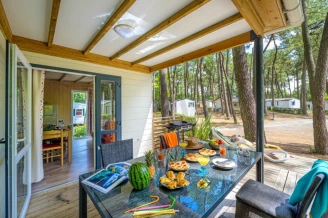 Camping Les Biches 4*, Camping 4* à Saint Hilaire de Riez (Vendée) - Location Chalet pour 6 personnes - Photo N°3