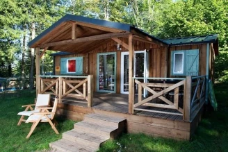 , Camping 3* à Monnet la Ville (Jura) - Location Chalet pour 5 personnes - Photo N°1