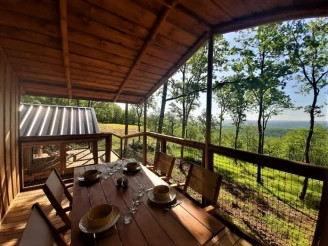 CAMPING LA TRUFFIERE 3*, Camping 3* à Saint Cirq Lapopie (Lot) - Location Cabane pour 8 personnes - Photo N°3