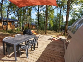 CAMPING LA TRUFFIERE 3*, Camping 3* à Saint Cirq Lapopie (Lot) - Location Tente équipée pour 4 personnes - Photo N°3