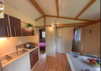 Camping Lou Cabasson 3*, Camping 3* à Bormes les Mimosas (Var) - Location Chalet pour 4 personnes - Photo N°4
