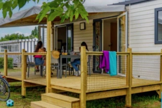 , Camping 4* à Montjean sur Loire (Maine et Loire) - Location Mobil Home pour 6 personnes - Photo N°1