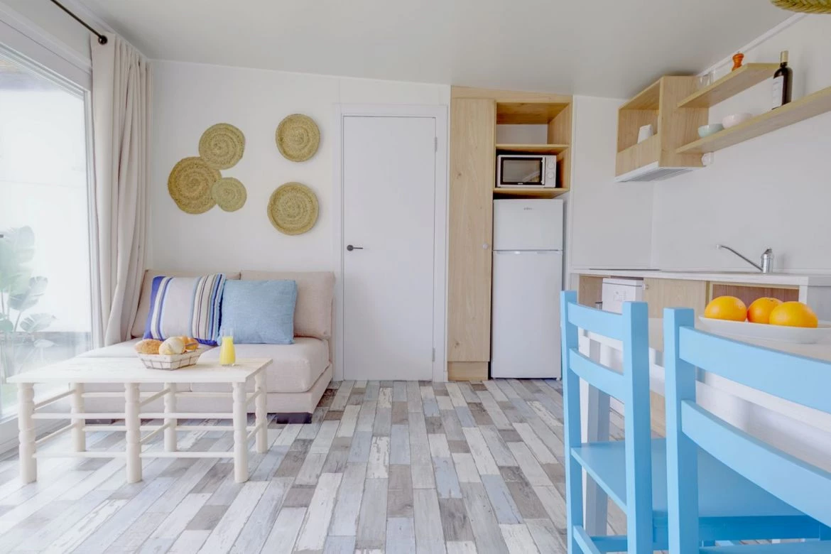 Alannia ELS PRATS 4*, Camping 4* à Miami Playa (Tarragone) - Location Bungalow pour 5 personnes - Photo N°3