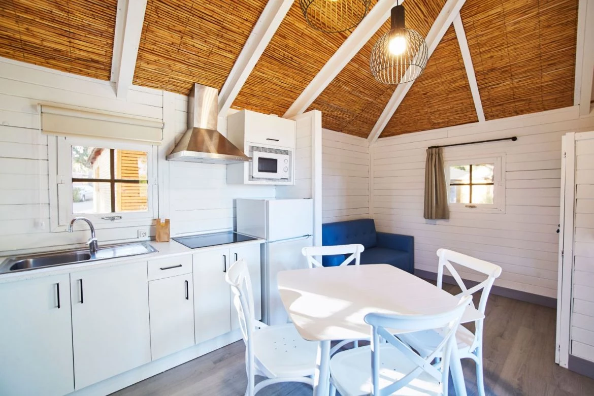 Alannia ELS PRATS 4*, Camping 4* à Miami Playa (Tarragone) - Location Bungalow pour 4 personnes - Photo N°4