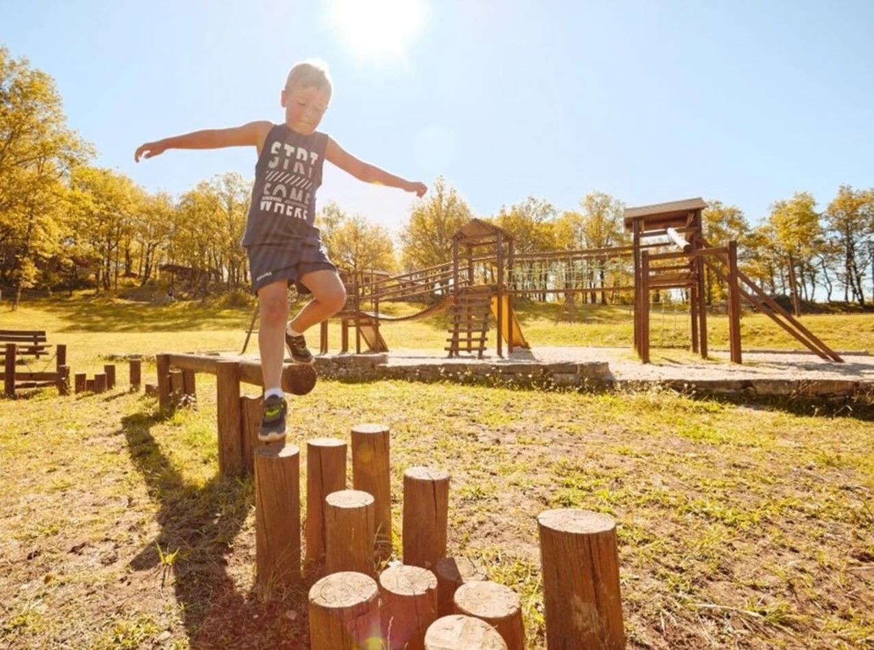 CAMPING LA TRUFFIERE 3*, Camping 3* à Saint Cirq Lapopie (Lot) - Location Cabane pour 8 personnes - Photo N°12