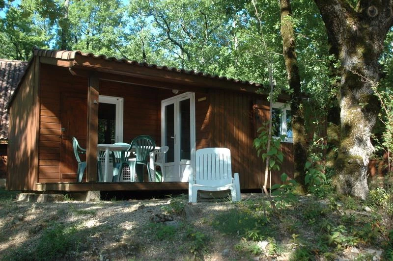 CAMPING LA TRUFFIERE 3*, Camping 3* à Saint Cirq Lapopie (Lot) - Location Chalet pour 4 personnes - Photo N°1