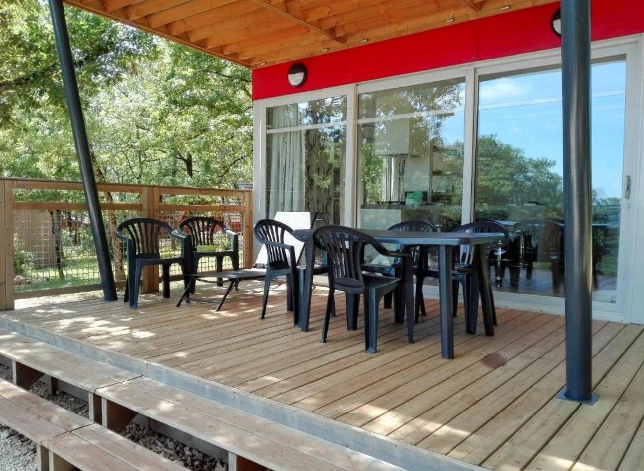 CAMPING LA TRUFFIERE 3*, Camping 3* à Saint Cirq Lapopie (Lot) - Location Chalet pour 4 personnes - Photo N°4