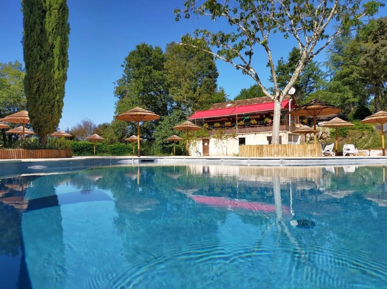 CAMPING LA TRUFFIERE 3*, Camping 3* à Saint Cirq Lapopie (Lot) - Location Chalet pour 4 personnes - Photo N°8