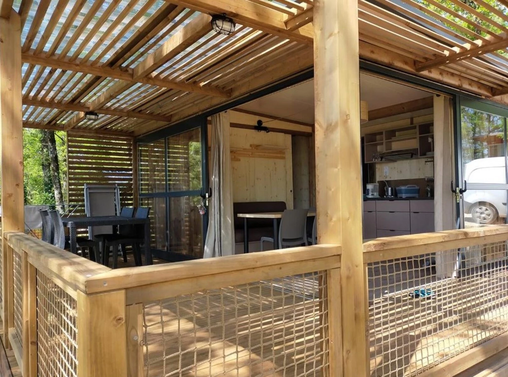 CAMPING LA TRUFFIERE 3*, Camping 3* à Saint Cirq Lapopie (Lot) - Location Chalet pour 5 personnes - Photo N°3