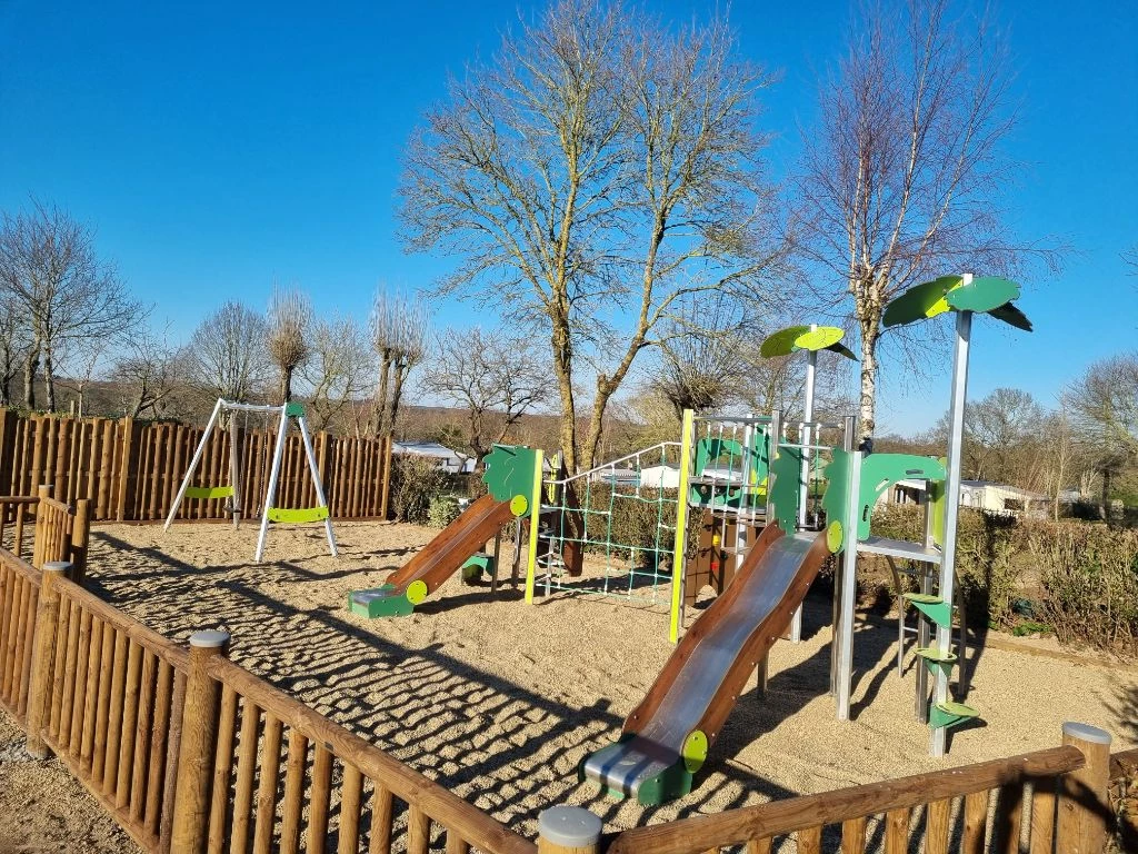 Camping Les Rives de Vilaine 2*, Camping 2* à Férel (Morbihan) - Location Cabane pour 2 personnes - Photo N°7