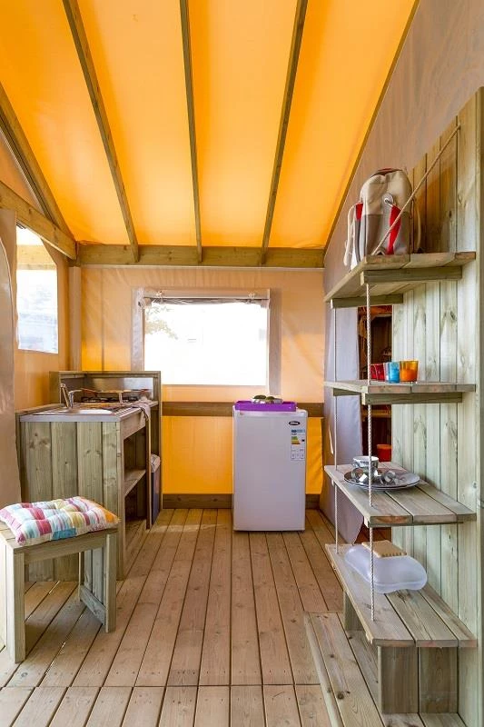 Camping Parfums d'Eté 4*, Camping 4* à Jard sur Mer (Vendée) - Location Tente équipée pour 5 personnes - Photo N°7