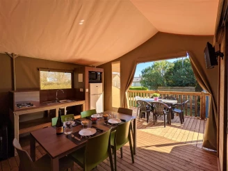 CAMPING de KERALOUET 3*, Camping 3* à Lesconil (Finistère) - Location Bungalow pour 6 personnes - Photo N°3