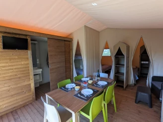 CAMPING de KERALOUET 3*, Camping 3* à Lesconil (Finistère) - Location Bungalow pour 6 personnes - Photo N°4