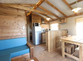 Camping La Grande Plage 3*, Camping 3* à Lesconil (Finistère) - Location Tente équipée pour 5 personnes - Photo N°4